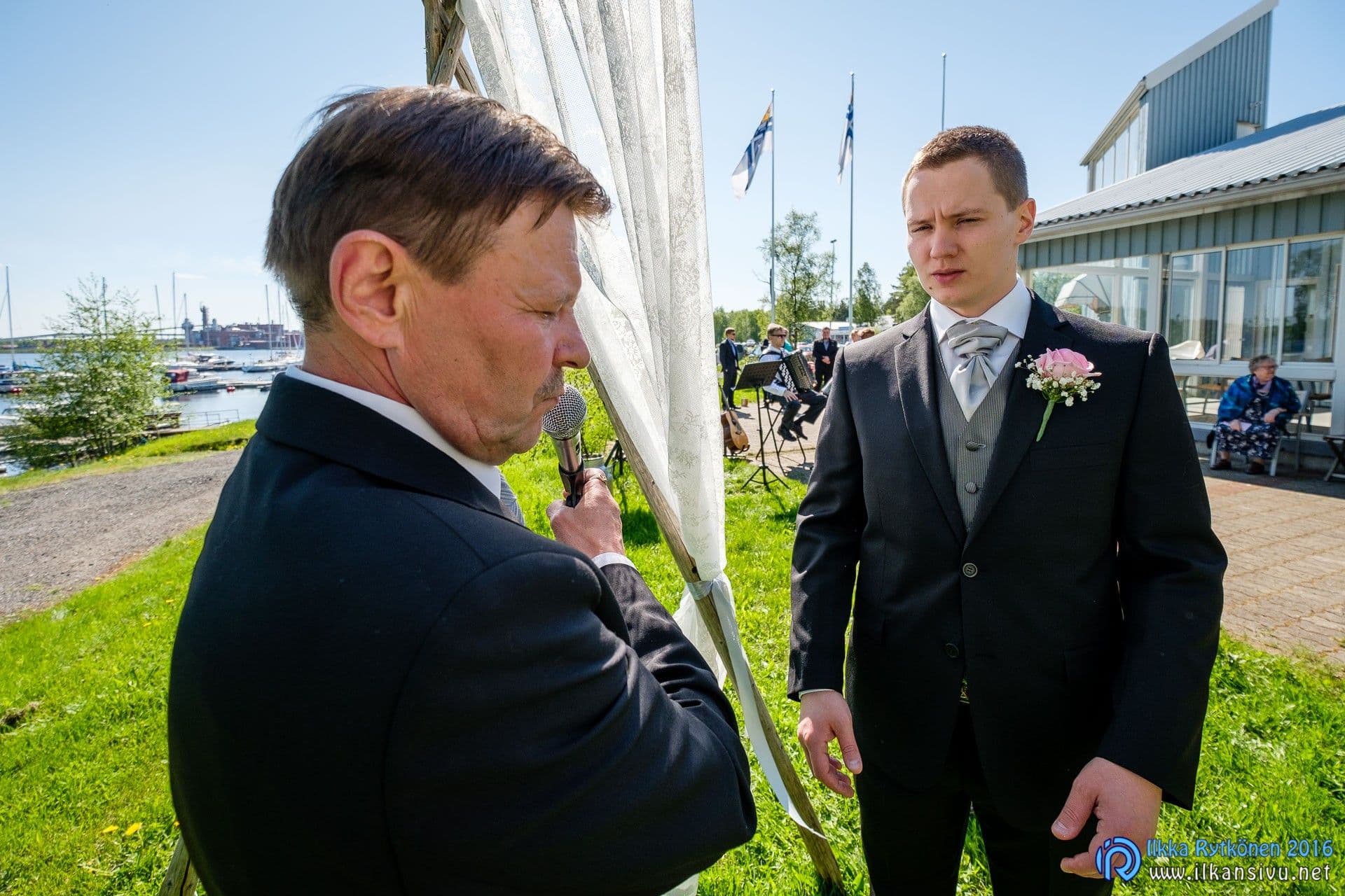 Wedding photograph from Emilia & Jussi, image 3