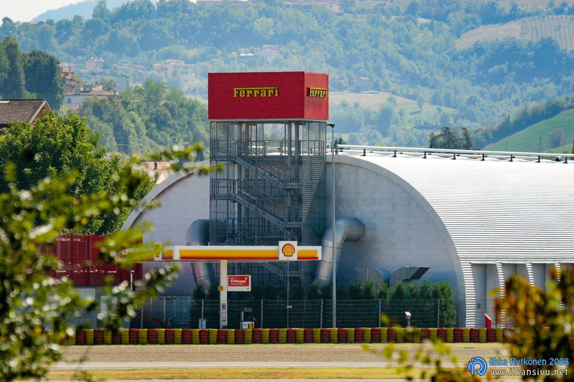 Ferrarin oma Shell Fioranon radalla