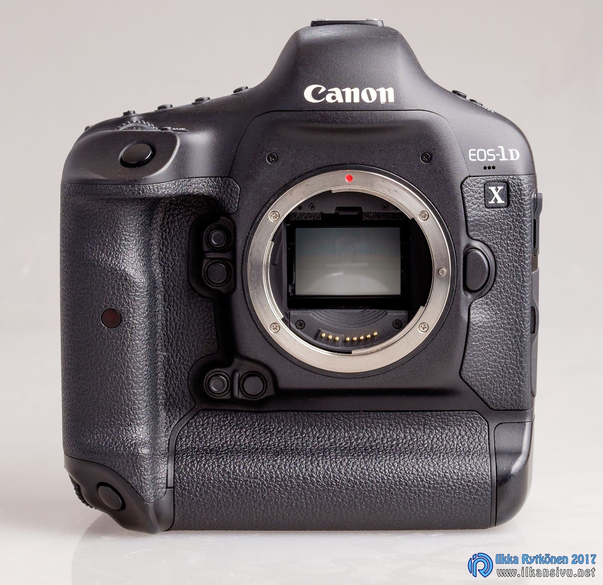 Canon EOS-1D X edestä