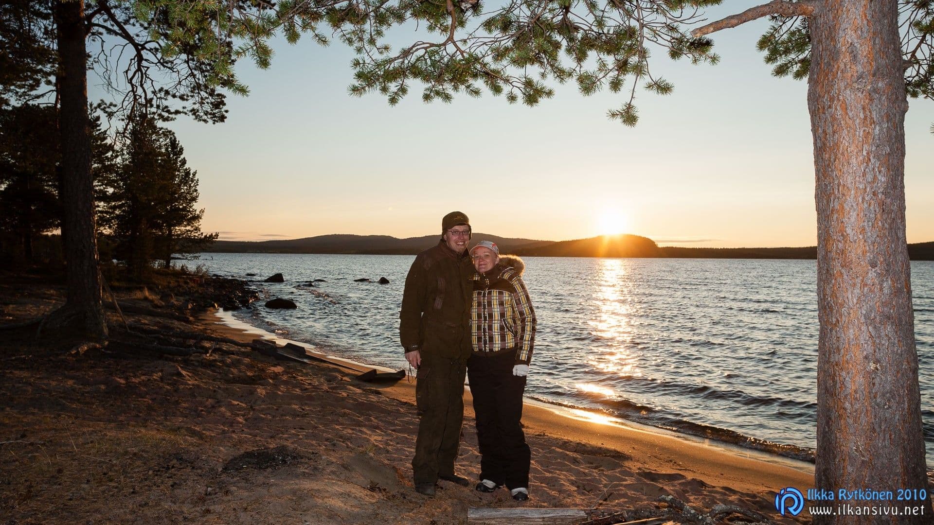 Inarijärven rannalla klo 0:29
