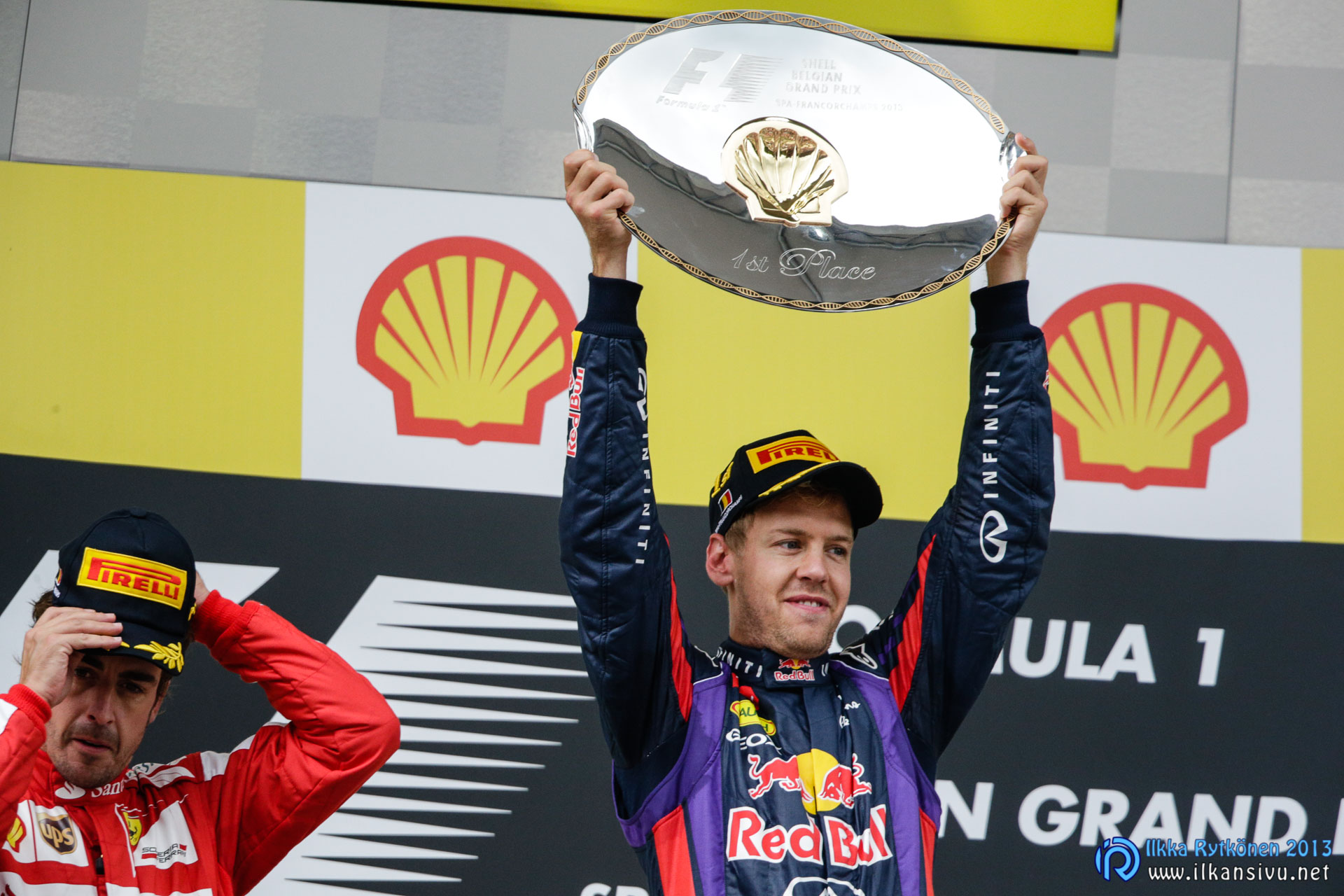 1/1000 s, f/7,1, ISO 2500, 700 mm, EF500mm f/4L IS II USM +1.4x III, 2013 Formula 1 Shell Belgian Grand Prix, Sebastian Vettel